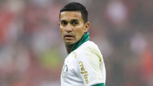 Dudu em ação pelo Palmeiras, em 2024