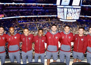 Elenco do São Paulo no jogo do Orlando Magic.