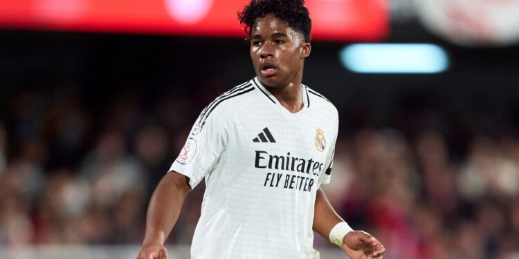 Endrick em ação pelo Real Madrid, contra a Deportiva Minera