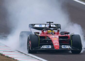 Hamilton na Ferrari pela F1.