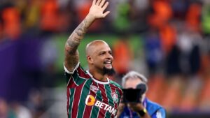 Felipe Melo se aposenta do futebol.