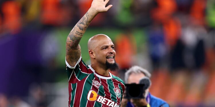 Felipe Melo se aposenta do futebol.