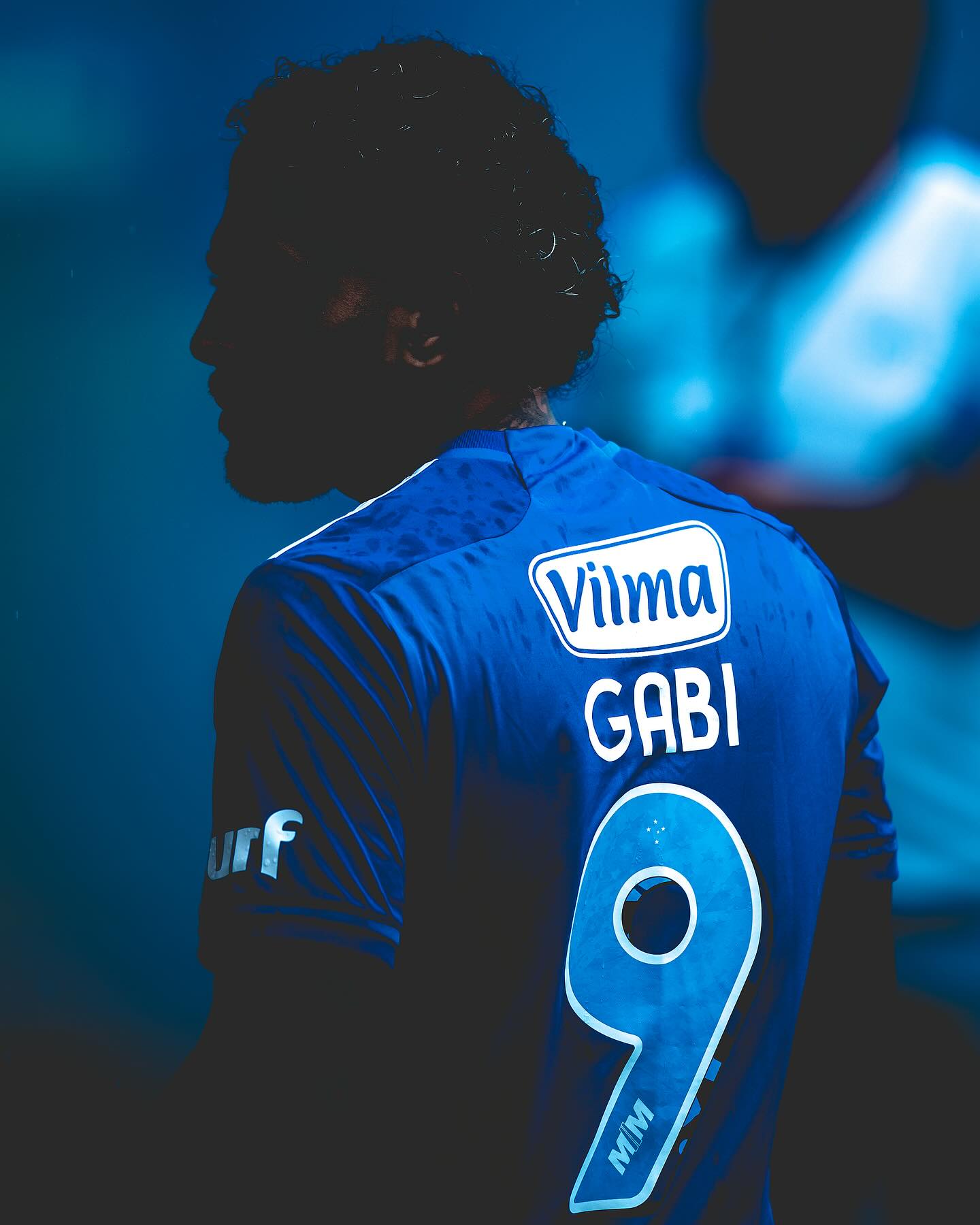 Gabigol com sua camisa do Cruzeiro - Fonte: @gabigol