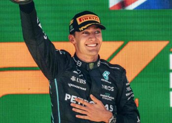 Verstappen e Russell pedem senso e criticam regras de palavrões da FIA