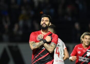 Mastriani no Athlético-PR - Fonte: @gonzamastriani