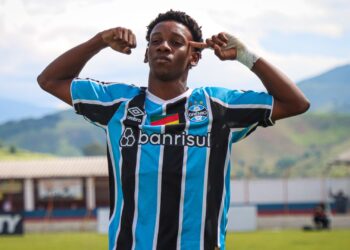 Gabriel Mec, destaque do Grêmio na Copinha, comemorando gol contra o Goiás