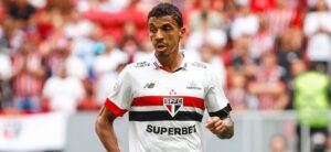 Luiz Gustavo atuando pelo São Paulo - Fonte: @gustavo19luiz