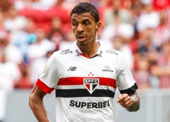 Luiz Gustavo atuando pelo São Paulo - Fonte: @gustavo19luiz