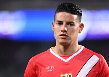 James Rodríguez em ação contra o Rayo Vallecano