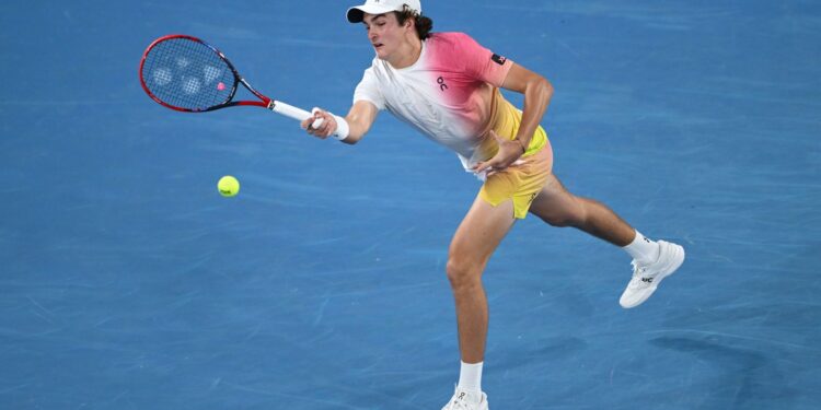 João Fonseca x Andrey Rublev no Australian Open.