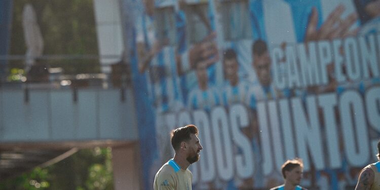 Messi treinando pela seleção da Argentina - Fonte: @leomessi
