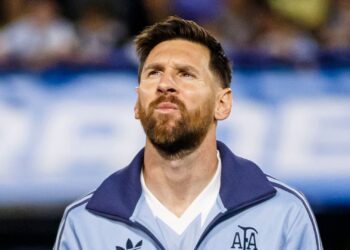 Lionel Messi concentrado, antes de partida da seleção argentina
