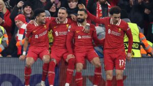 Liverpool vence Lille e segue na liderança da Champions League
