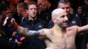 Mark Zuckerberg presente no UFC 298, no corner de Alexander Volkanovski