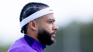 Memphis Depay em treinamento de pré-temporada do Corinthians