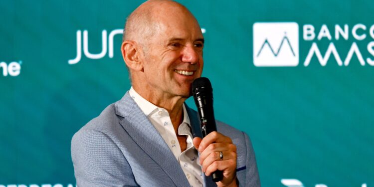 Adrian Newey, projetista da Aston Martin na F1.