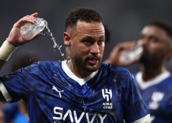 Neymar deve retornar ao Santos.