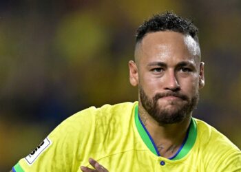 Neymar retorna ao Santos.