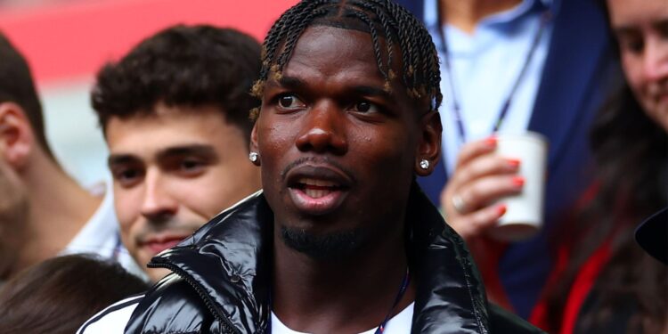 Paul Pogba acompanhando jogo entre França e Bélgica, na Euro 2024