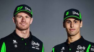 Piloto sofre lesão no olho durante treino e vai para o hospital