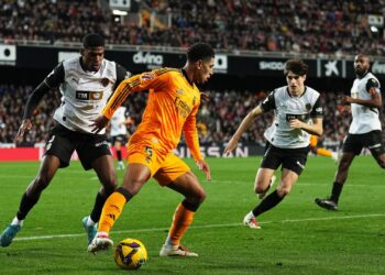 Bellingham garantiu a virada do Real Madrid.