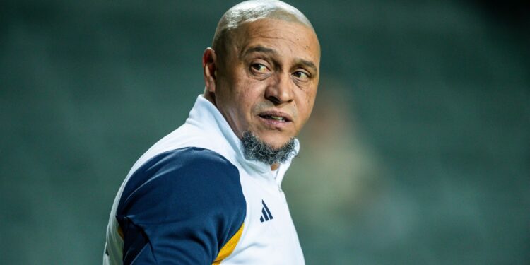 Roberto Carlos, lenda do Real Madrid e da Seleção Brasileira.