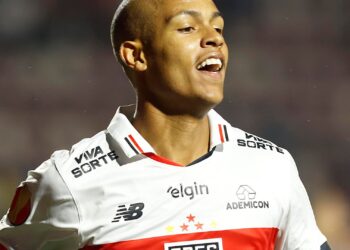 Ryan Francisco, do São Paulo.