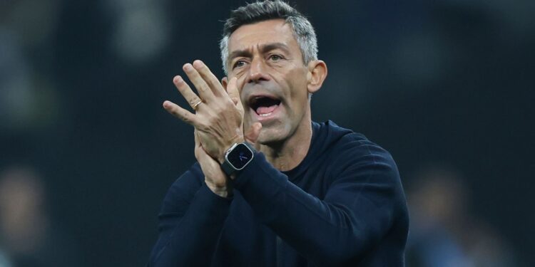 Pedro Caixinha, técnico do Santos.