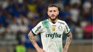 Zé Rafael, alvo do Santos, em ação pelo Palmeiras