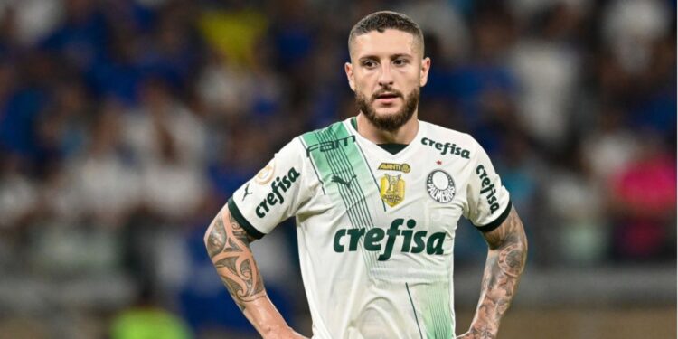 Zé Rafael, alvo do Santos, em ação pelo Palmeiras