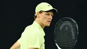 Sinner em quadra pelo Australian Open.