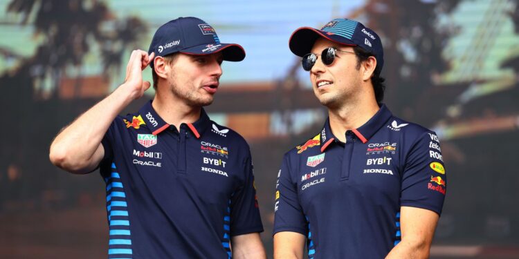 Verstappen e Sergio Pérez.