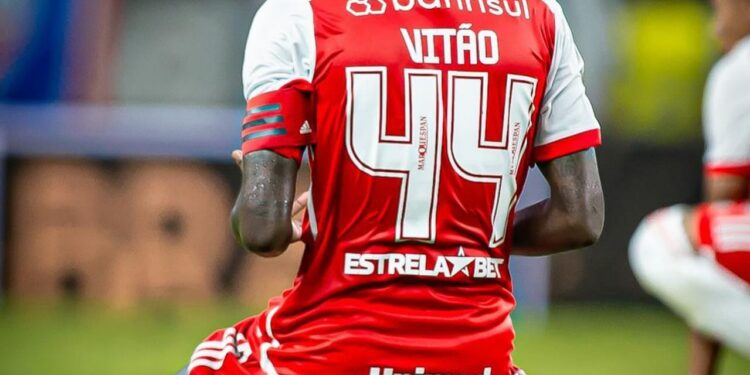 Vitão no Internacional - Fonte: @vitao44