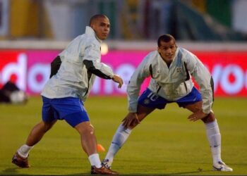Brasileiros que brilharam e venceram prêmios individuais da FIFA!
