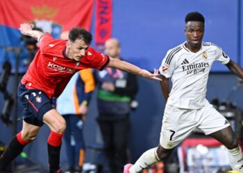Lance de partida entre Osasuna e Real Madrid