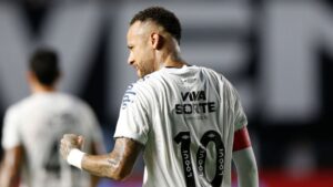 Neymar, do Santos, comemora gol marcado contra o Água Santa