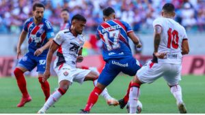 Lance de partida entre Bahia e Vitória, válida pelo Campeonato Baiano 2025