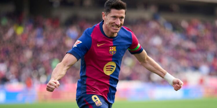 Robert Lewandowski, do Barcelona, comemora gol marcado contra o Alavés