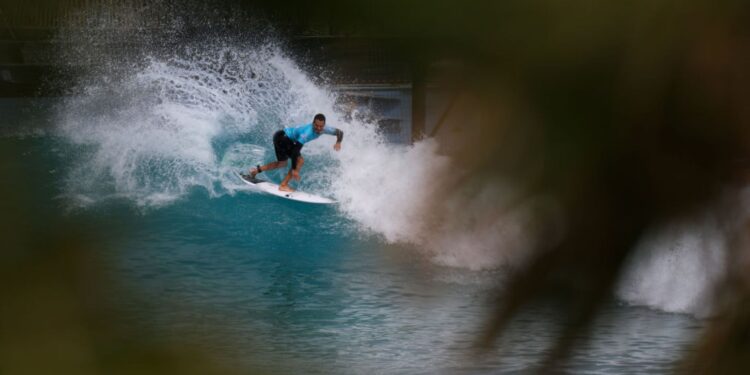 Italo Ferreira, surfista brasileiro, durante etapa de Abu Dhabi da WSL