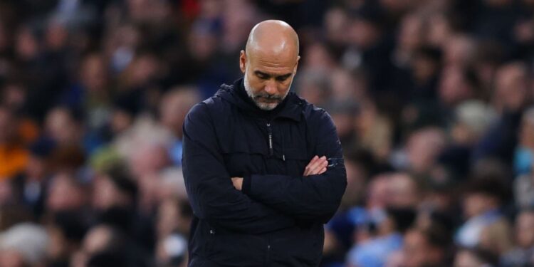 Pep Guardiola, treinador do Manchester City, durante partida contra o Liverpool