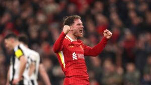 Alexis Mac Allister, do Liverpool, comemora gol marcado contra o Newcastle