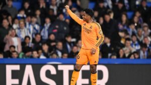 Endrick, do Real Madrid, comemora gol marcado contra o Real Sociedad