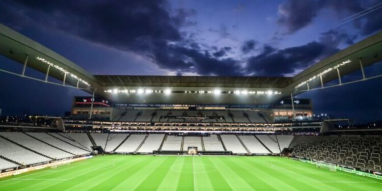 Foto do gramado da Neo Química Arena, estádio do Corinthians
