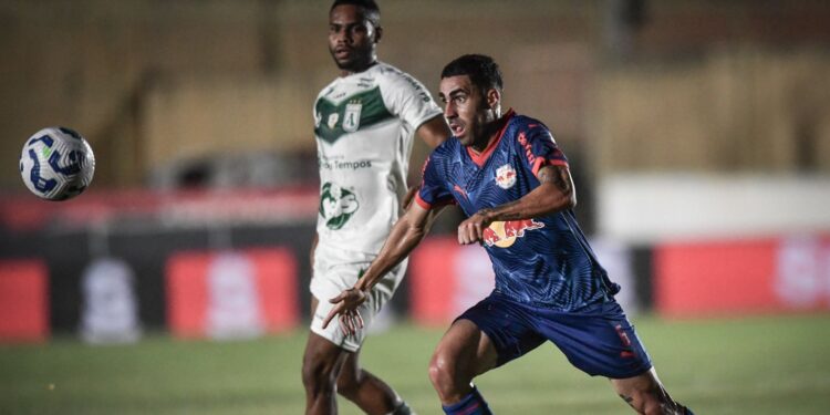 Lance de partida entre Sousa-PB e RB Bragantino