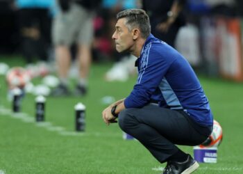 Pedro Caixinha, treinador do Santos, durante jogo contra o Corinthians