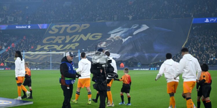 Bandeirão da torcida do Manchester City.