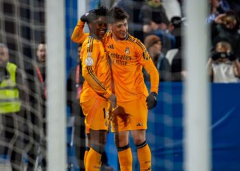 Endrick e Arda Güler em ação pelo Real Madrid.