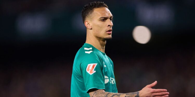 Antony brilha novamente.