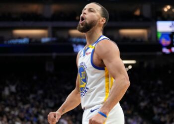 Stephen Curry em ação pelos Warriors.