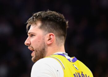 Doncic em ação pelos Lakers.